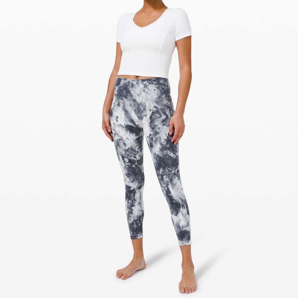 Lululemon - Wunder Under High Rise 25" *Luxtreme - Marble Dye Classic Navy - 6